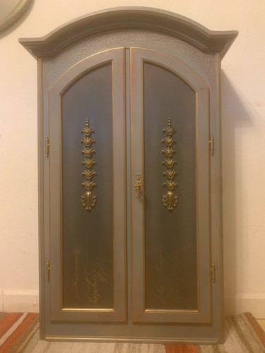 Designer-Hängeschrank